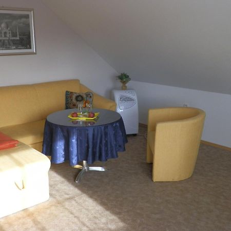 Platanus Bed & Breakfast Beckov Екстериор снимка