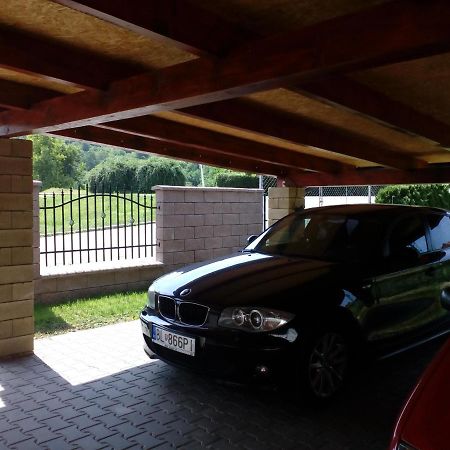 Platanus Bed & Breakfast Beckov Екстериор снимка