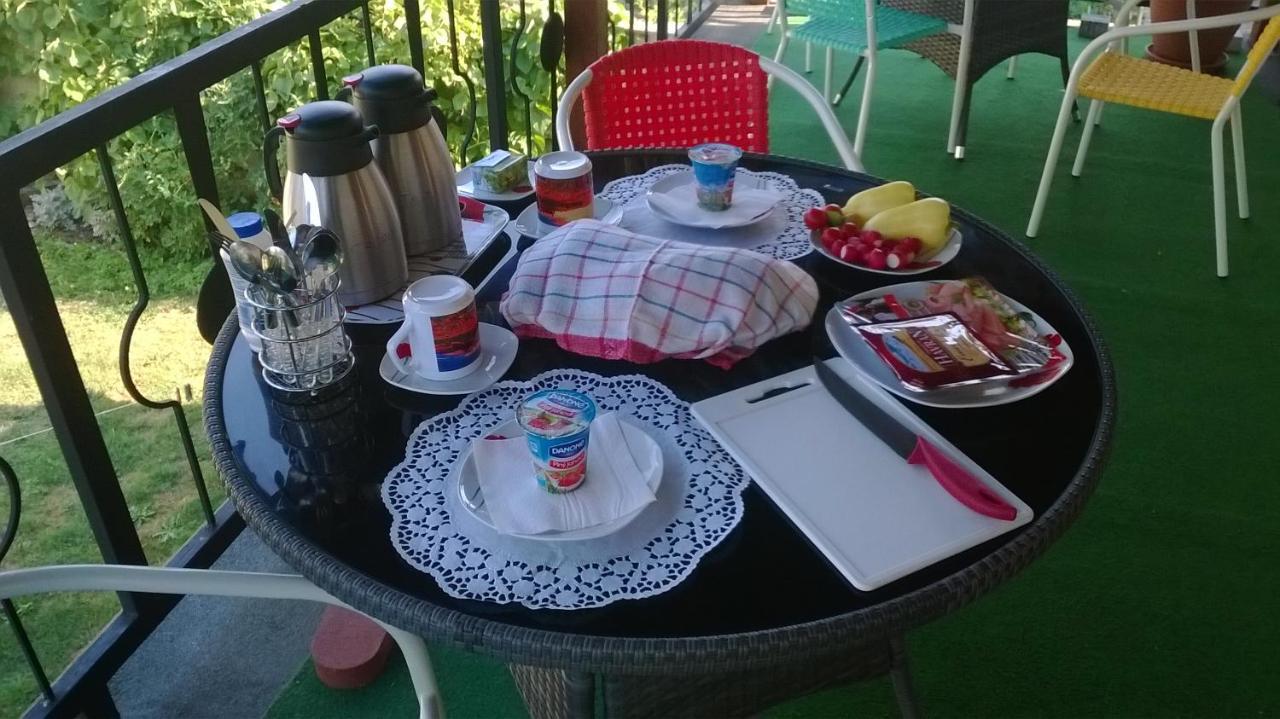 Platanus Bed & Breakfast Beckov Екстериор снимка